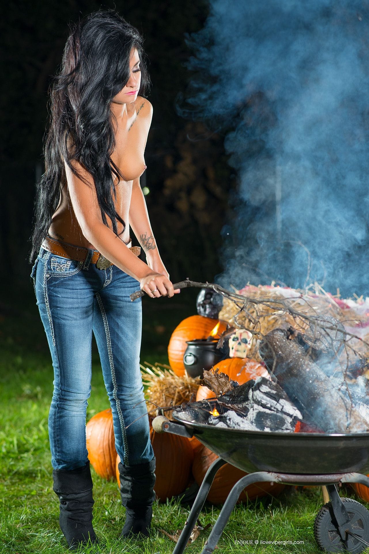 Belle Keller topless for ViperGirls Magazine. Halloween series. See more uncensored images at patreon.com/enjoue